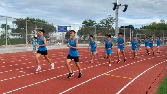 田徑運動員提前體驗場地